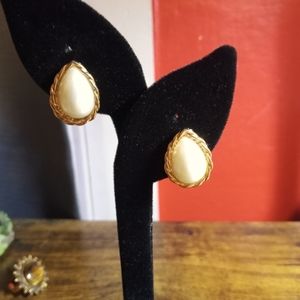 Vintage Faux Pearl Clip on Earrings
